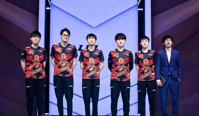 在与某强队 在与某强队